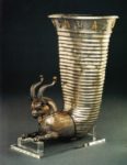 4/10 - Achaemenidische rhyton met griffioenprotoom uit Erzincan (Brits Museum Londen)