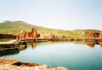 29/30 - Sassanidisch heiligdom Takht-e Suleiman met kratermeer